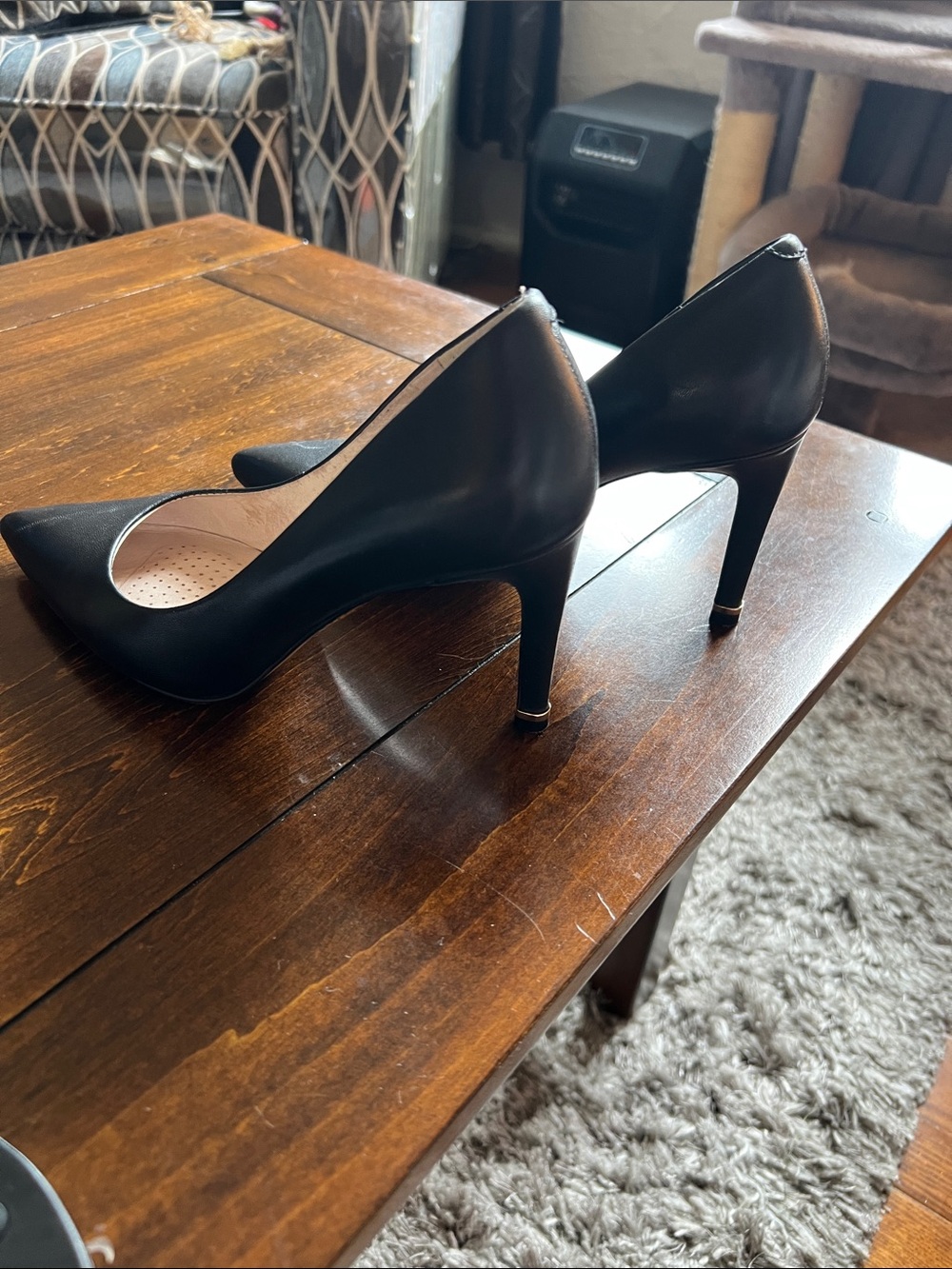 Kenneth Cole Black Pointed-Toe Mid Heels